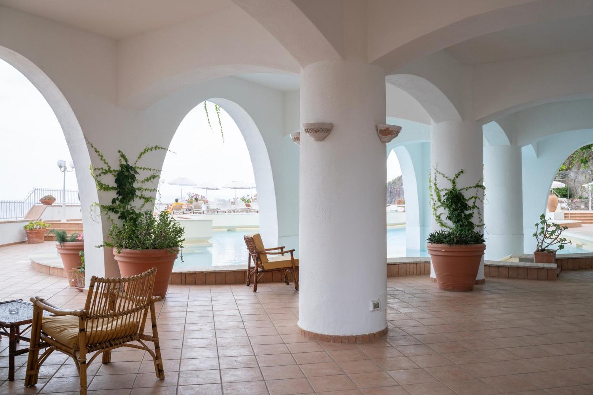 Hotel Carasco Città di Lipari Esterno foto