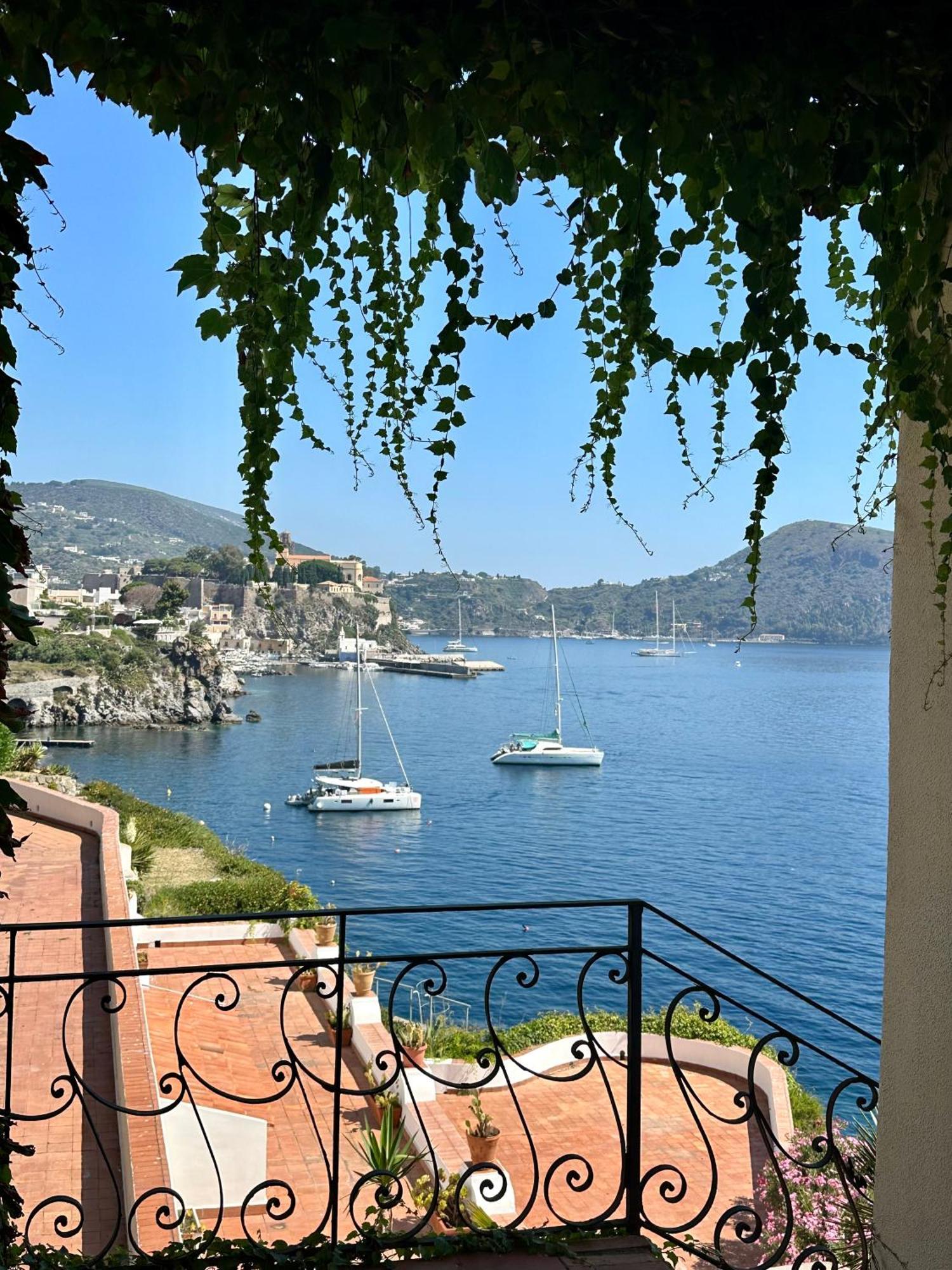 Hotel Carasco Città di Lipari Esterno foto