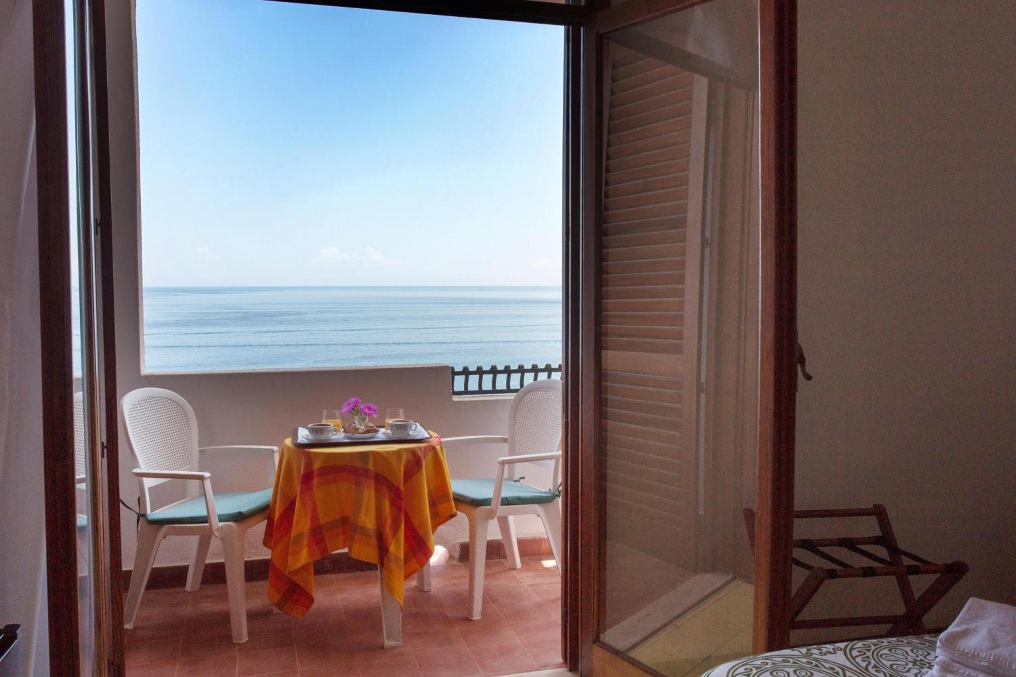Hotel Carasco Città di Lipari Esterno foto