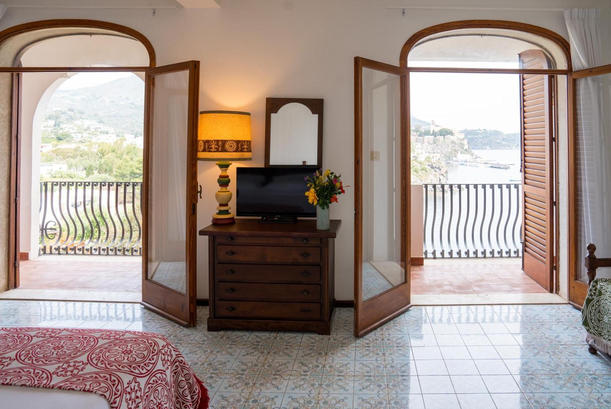 Hotel Carasco Città di Lipari Esterno foto