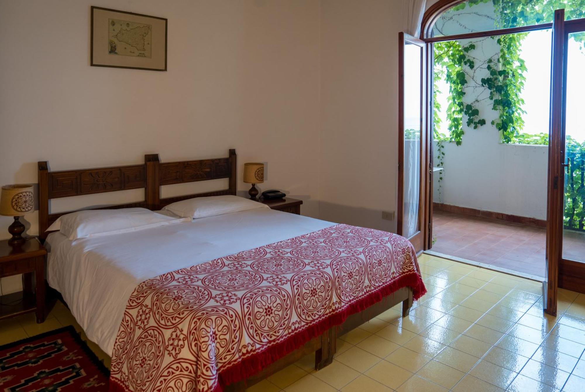 Hotel Carasco Città di Lipari Esterno foto