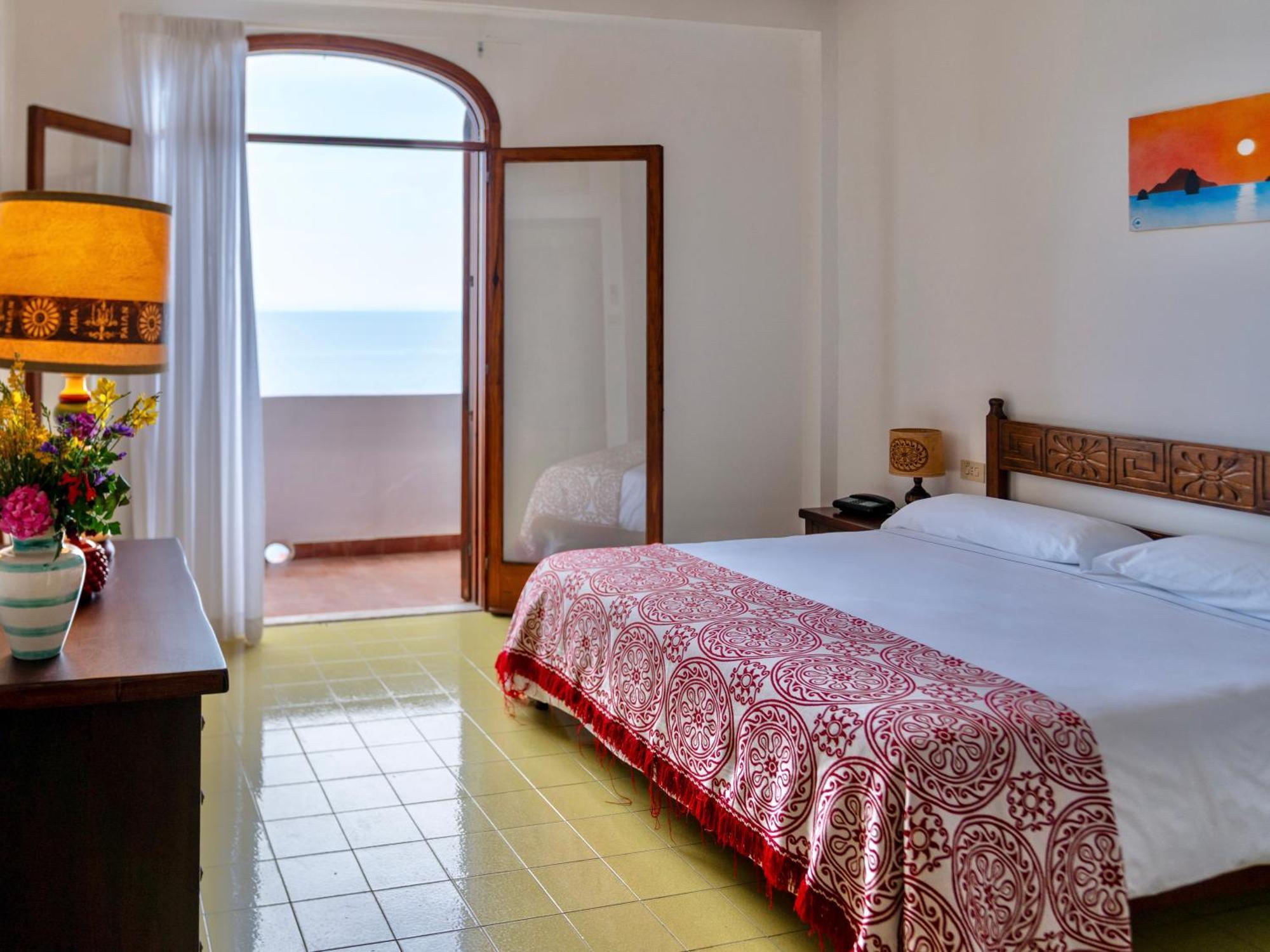 Hotel Carasco Città di Lipari Esterno foto