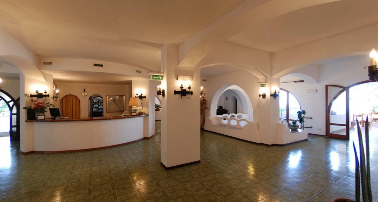 Hotel Carasco Città di Lipari Esterno foto